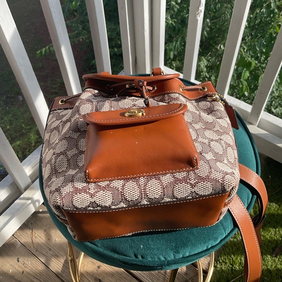 Riya Backpack 21 In Signature Textile Jacquard - Picture 4 of 7